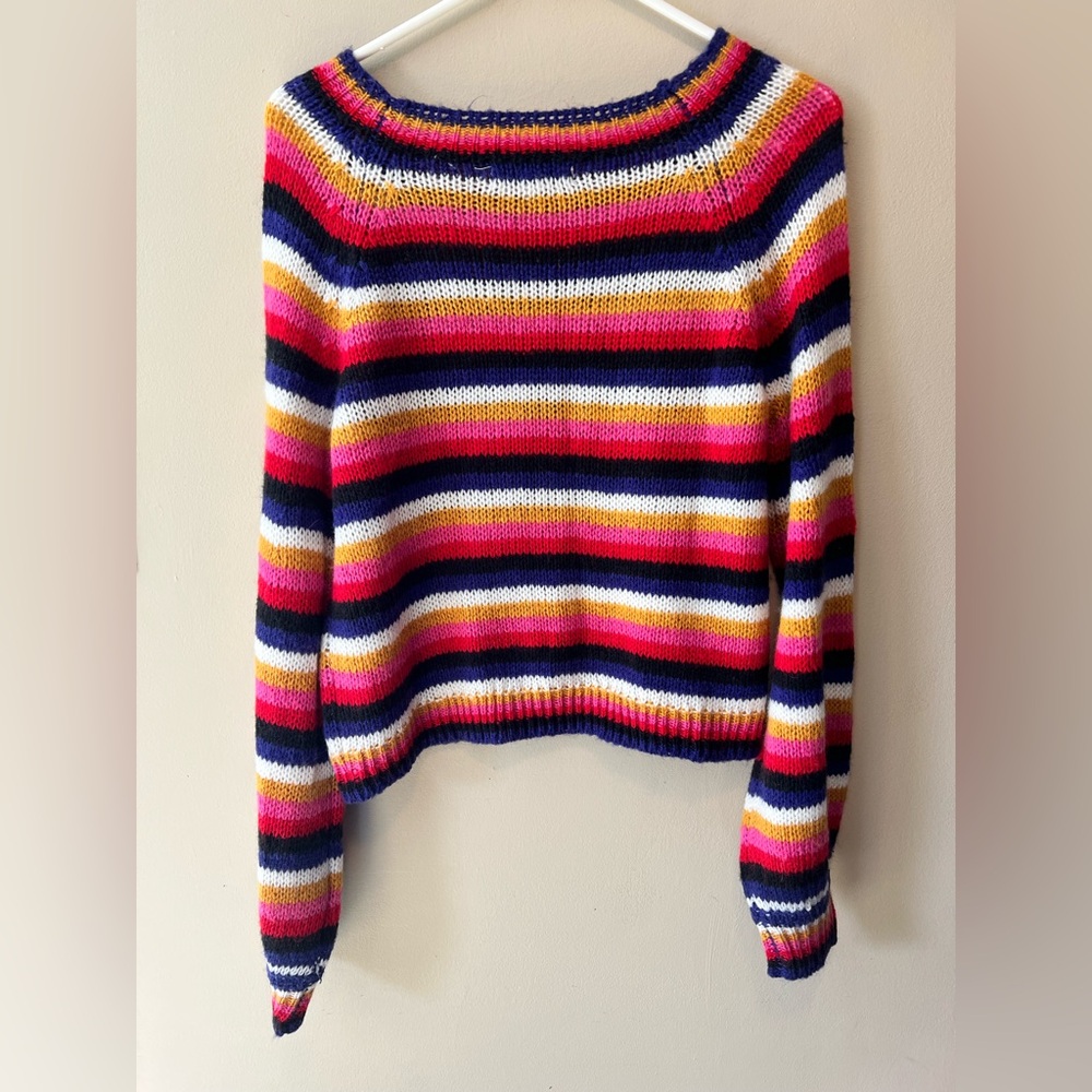 Crave Fame size M striped loose knit long sleeve sweater 💯 polyester. Round neck - Picture 6 of 6